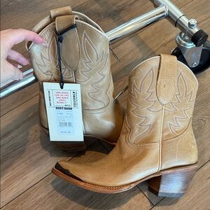 BOOT BARN  Western Boots